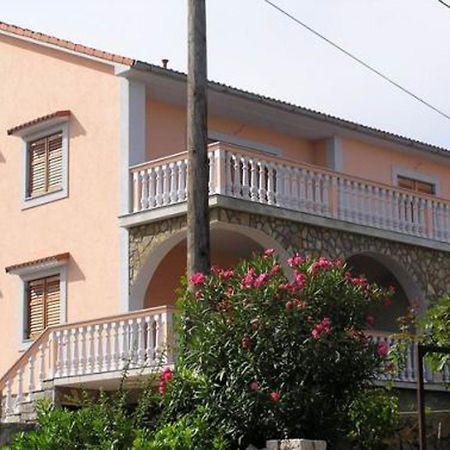 Apartments Petrovic Šilo Екстериор снимка