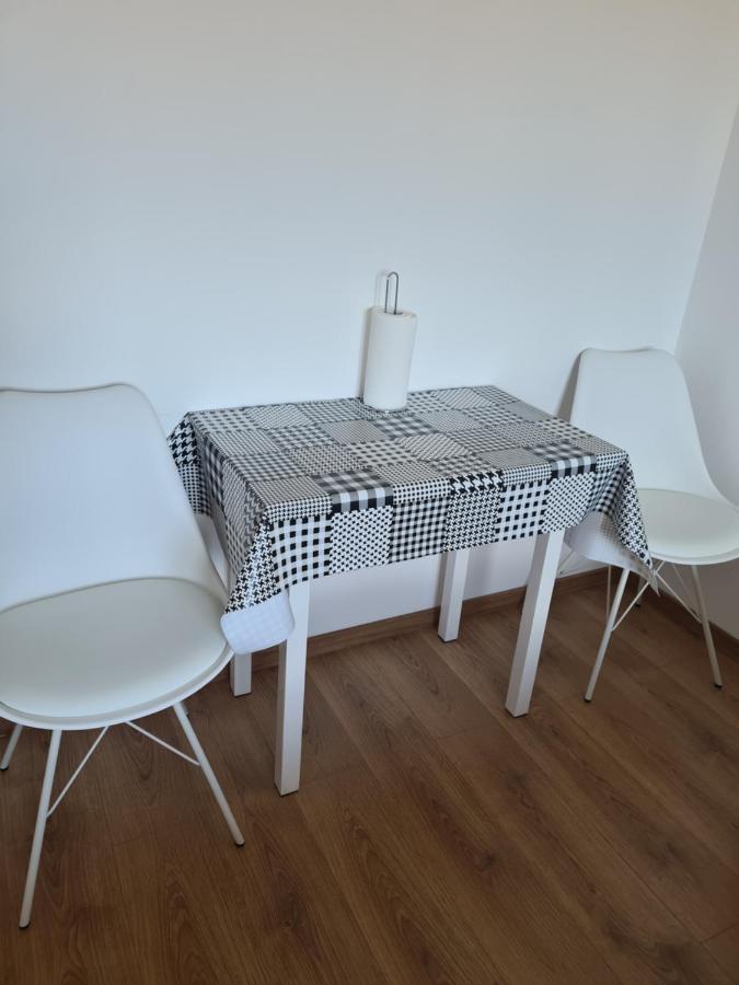 Apartments Petrovic Šilo Екстериор снимка