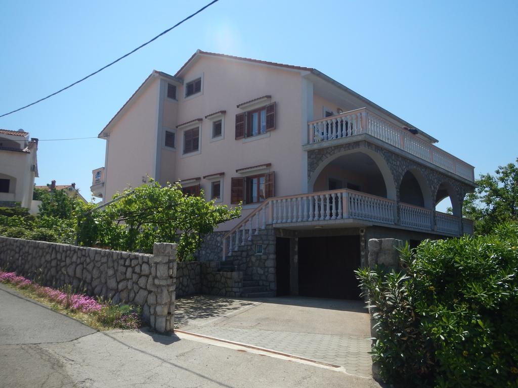 Apartments Petrovic Šilo Екстериор снимка