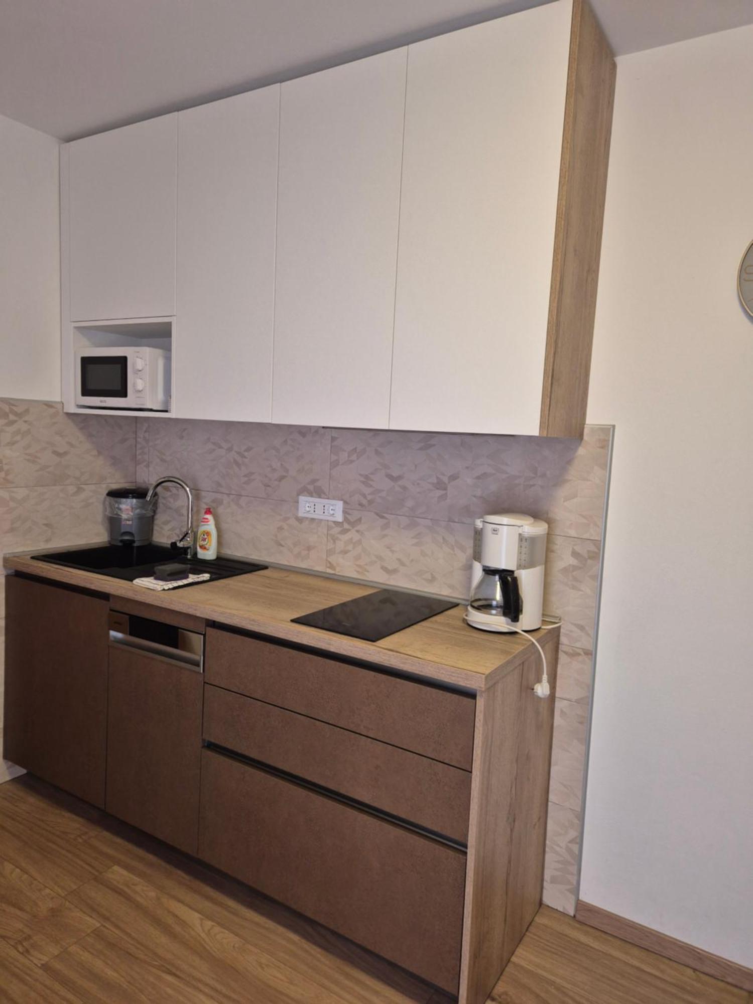 Apartments Petrovic Šilo Екстериор снимка