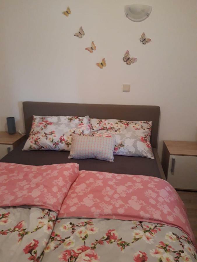 Apartments Petrovic Šilo Екстериор снимка